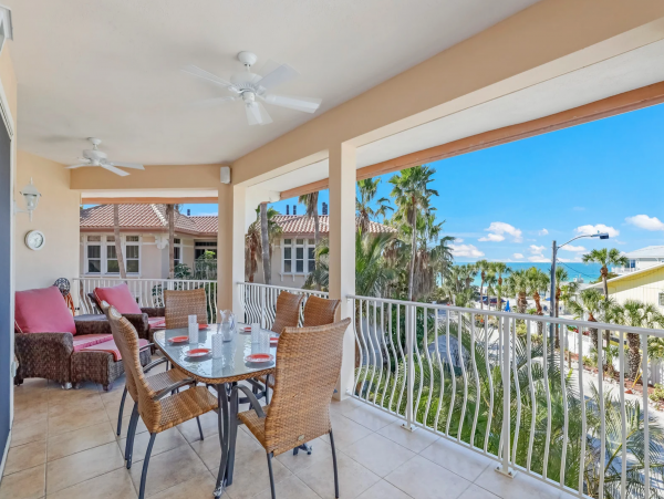 Luxury Beach Front Resort - 3-Bedroom, Heated Pool & Beach Access